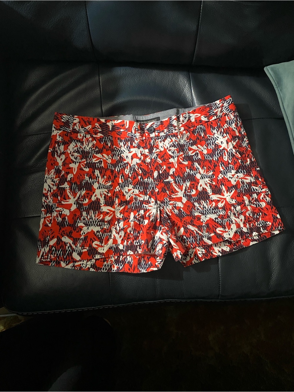 Banana Republic Red Floral-Pattern Women’s Shorts Hampton Fit
